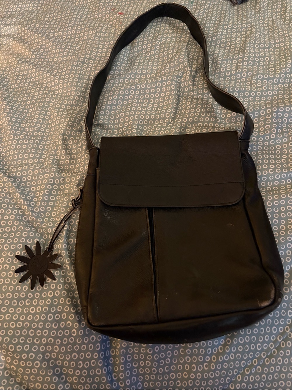 Black real Leather Crossbody Bag - Classic Everyday Carry